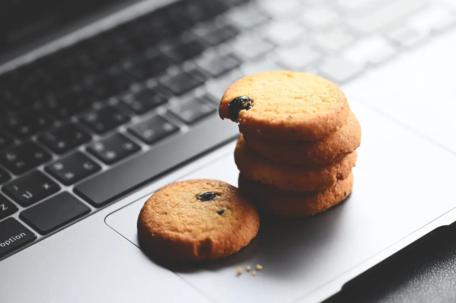 O fim dos cookies de terceiros em 2025 redefine a publicidade e cria uma nova vantagem competitiva para os grupos de mídia